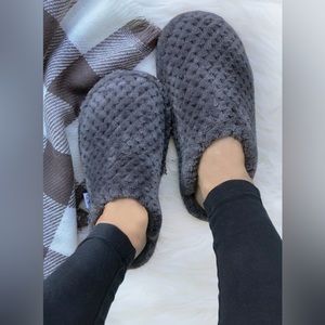 Naot Unwind Quilted Slipper Medium grey size 8 / 9 M (not blue)